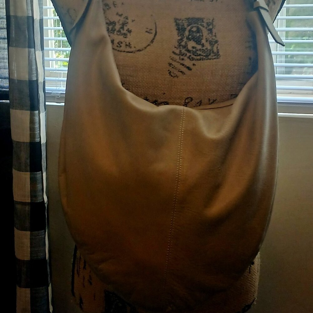 PUNTOTRES cream leather hobo bag